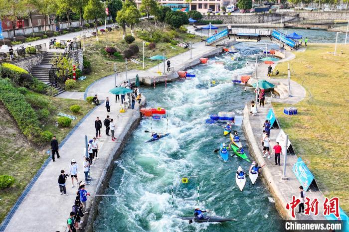 賭博：2025年皮劃艇激流廻鏇世界積分賽在福建南安開賽