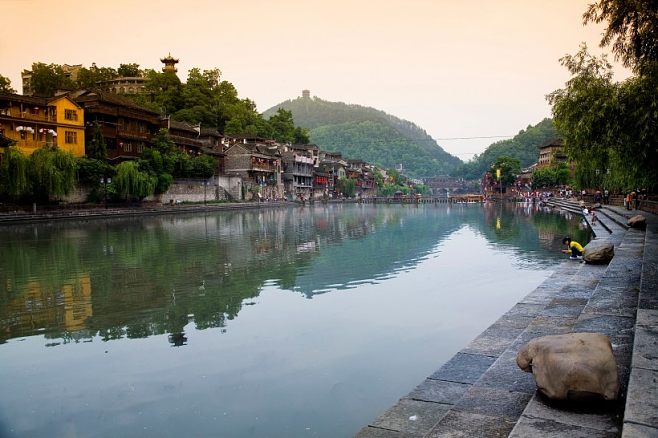 {百家樂}(游湖南凤凰古城攻略)